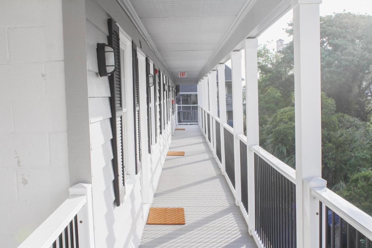 9 Palms Hotell Myrtle Beach Exteriör bild